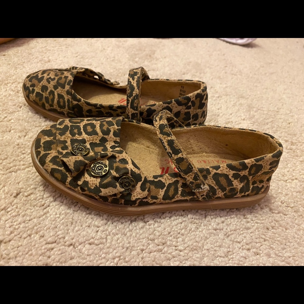 Girls leopard shoes